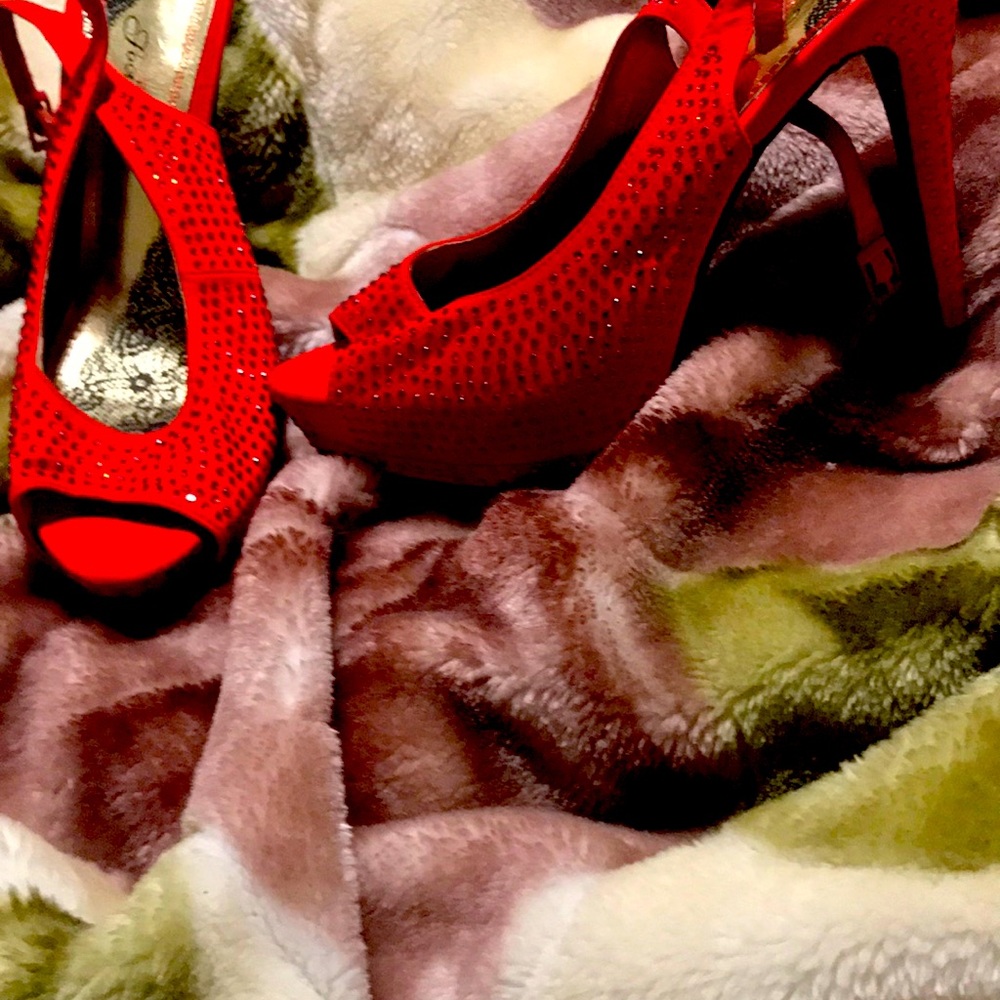 High heels red sparkly gems